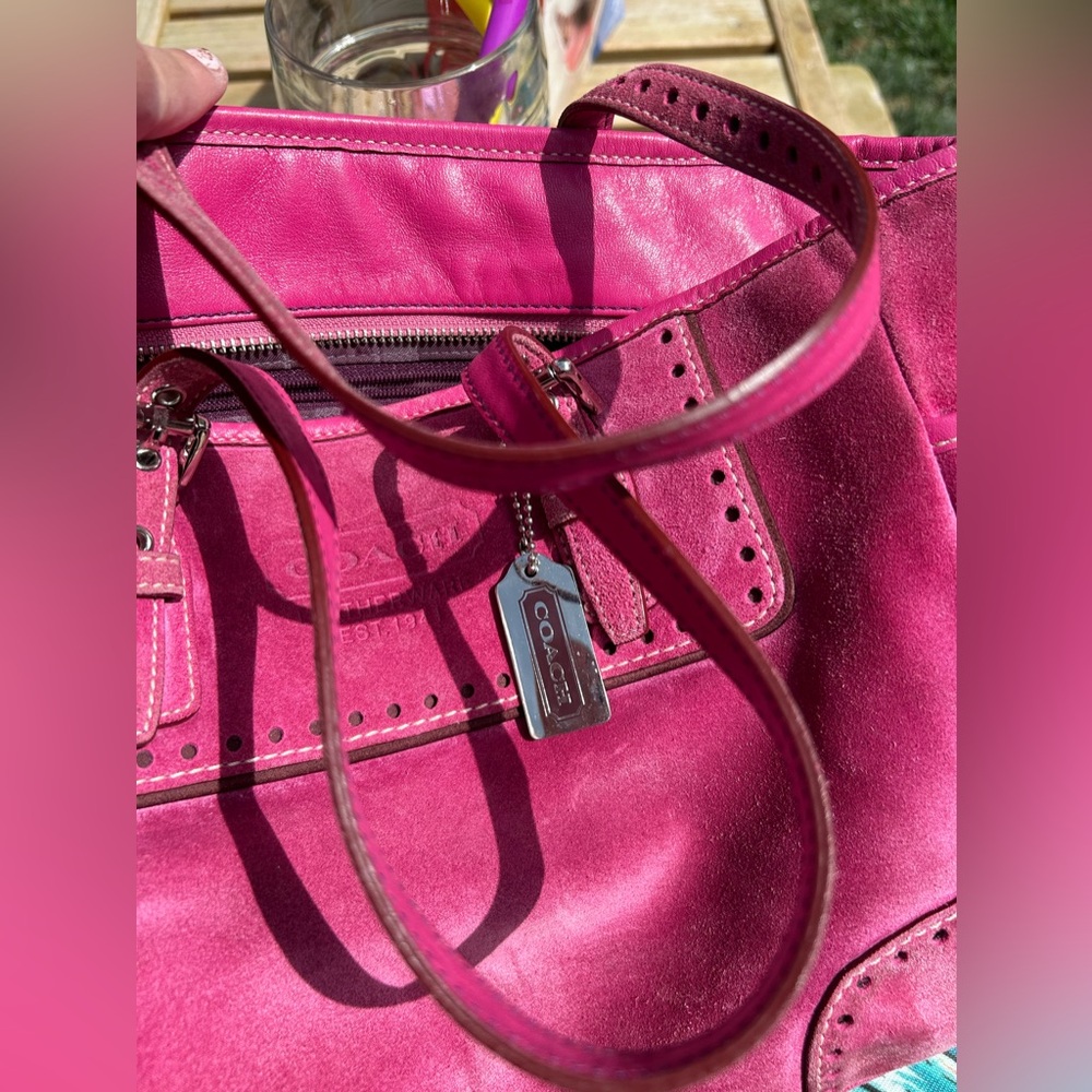Rose Leatherware Suede Coach - Picture 7 of 8